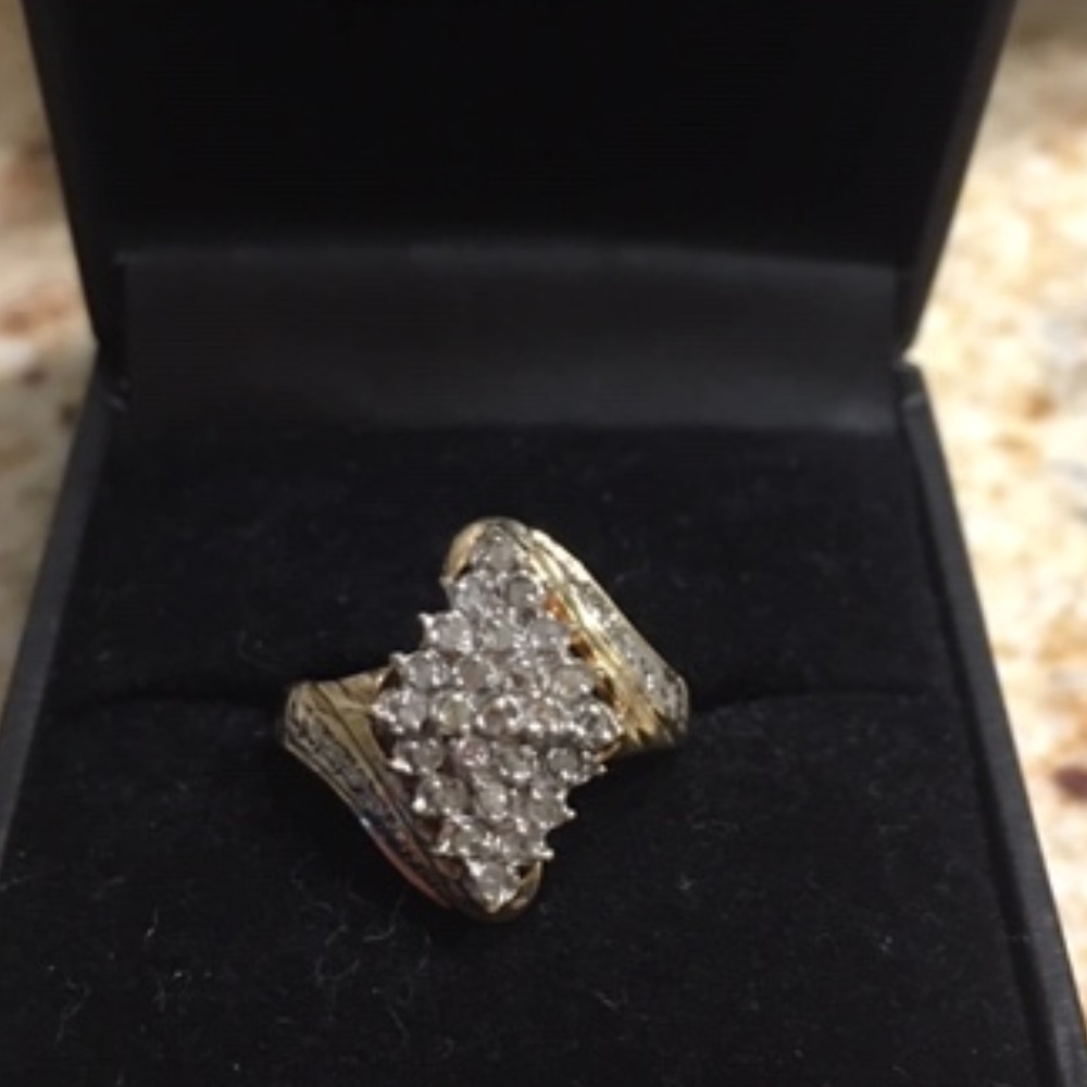 10kt and diamond cocktail ring
